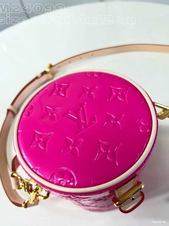 LOUIS VUITTON Astor 0203